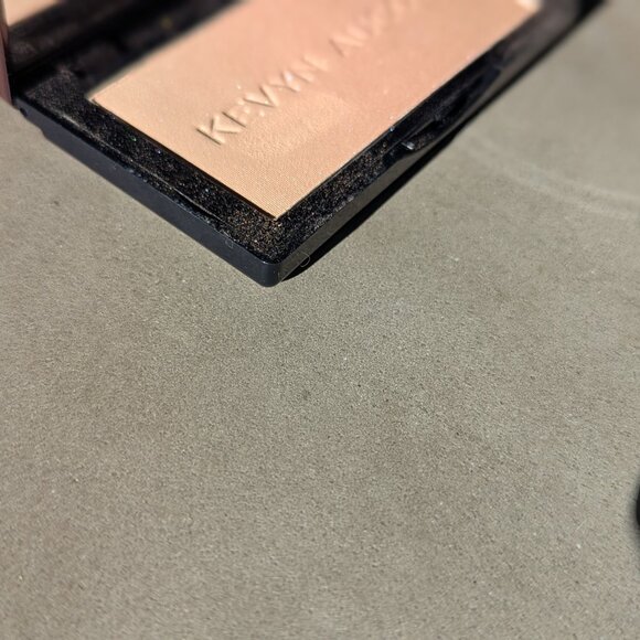 Kevyn Aucoin Beauty | The Neo-Highlighter 3-in-1 powder highlighter palette - Picture 12 of 16